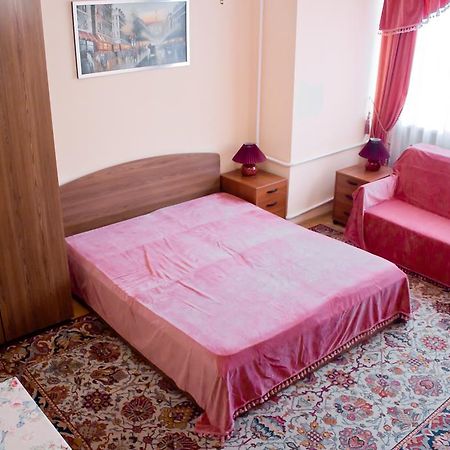 Hotel Uyut Кременчуг Экстерьер фото