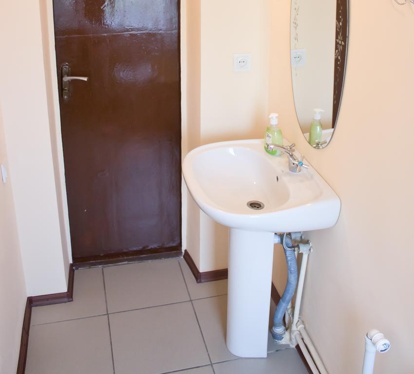 Hotel Uyut Кременчуг Экстерьер фото