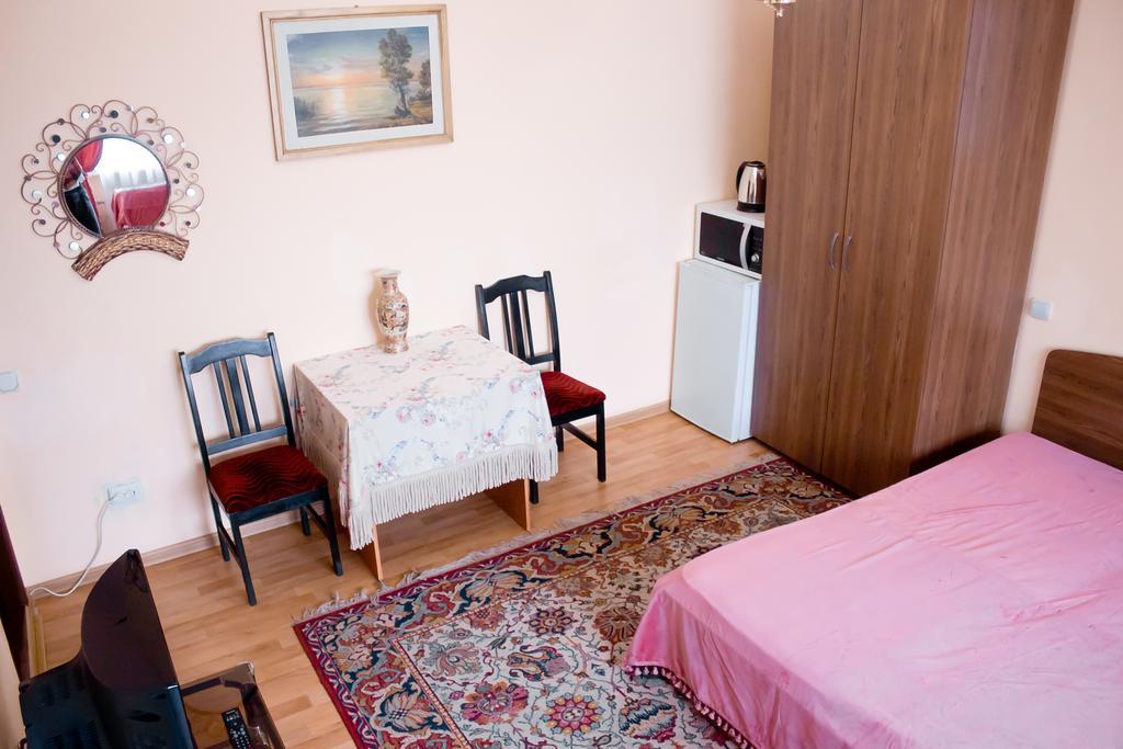 Hotel Uyut Кременчуг Экстерьер фото