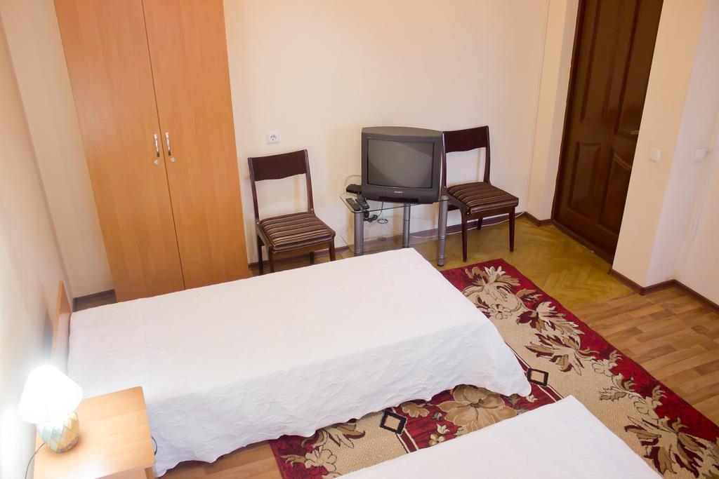 Hotel Uyut Кременчуг Экстерьер фото