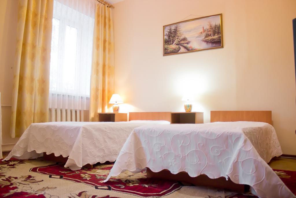 Hotel Uyut Кременчуг Экстерьер фото