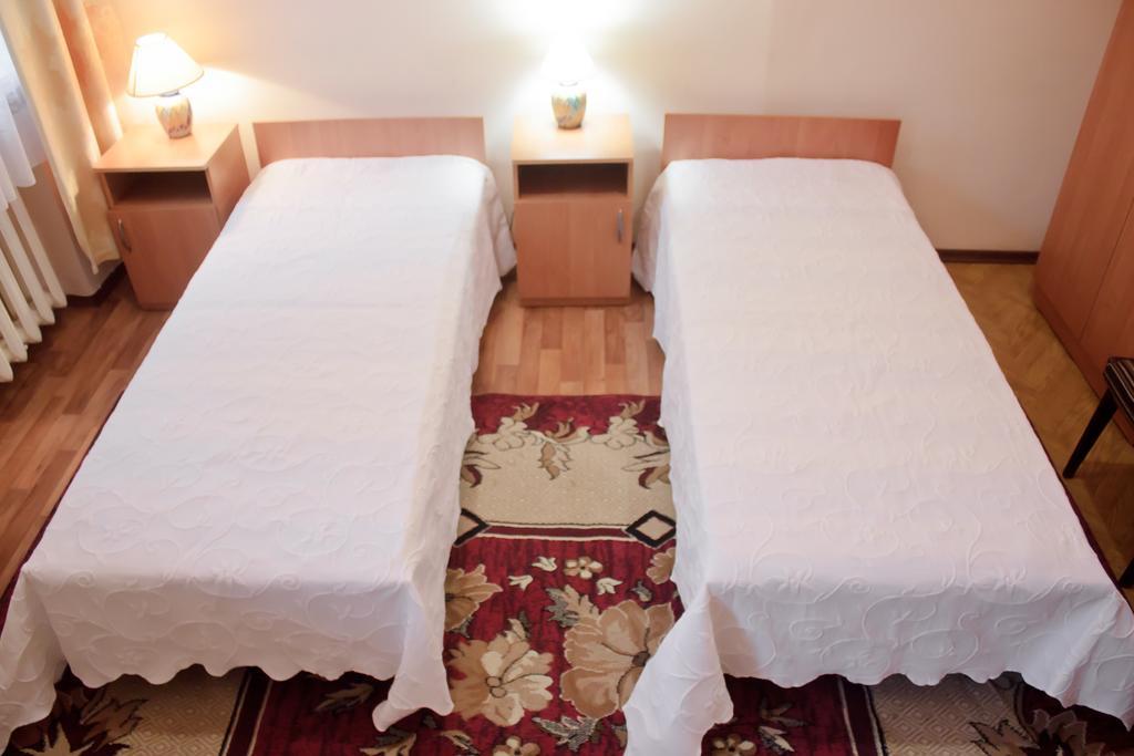 Hotel Uyut Кременчуг Экстерьер фото