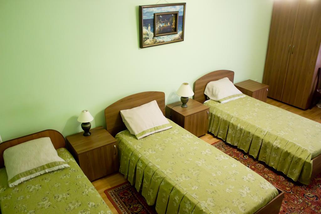 Hotel Uyut Кременчуг Экстерьер фото