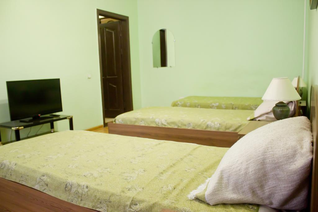Hotel Uyut Кременчуг Экстерьер фото